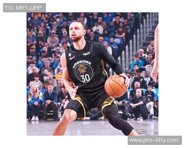 库里本赛季对阵拓者表现惊艳却遭遇三连败令人唏嘘